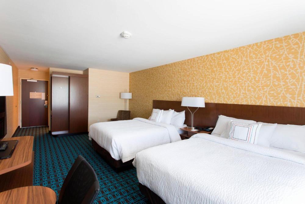 Double Queen Room interior